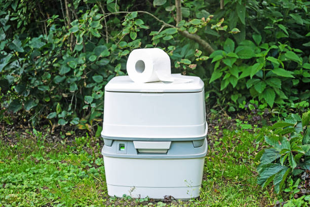 Best Portable restroom trailer rental  in Neenah, WI