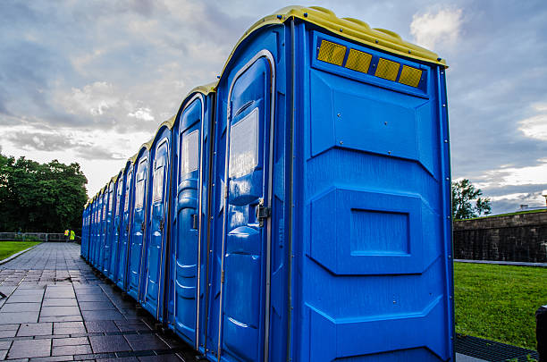 Best Portable toilet rental cost  in Neenah, WI